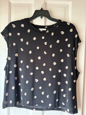 Evereve Black Top with Cream pattern XL